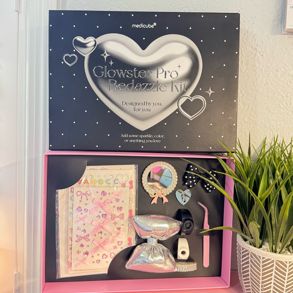 MediCube Glowster Pro Bedazzle Kit